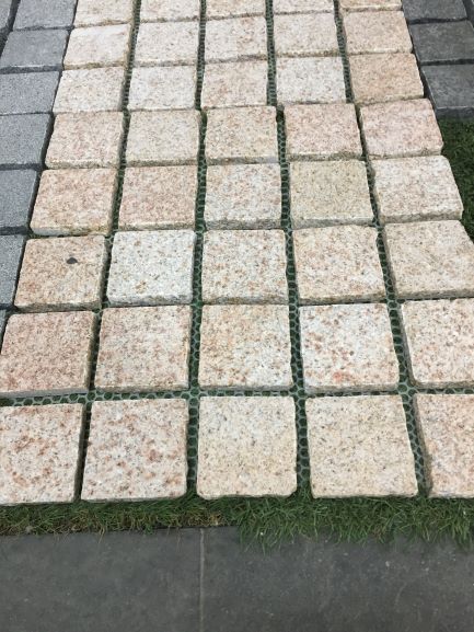 Paver Golden Crust CobblesOnMesh 90x90x20 Flamed